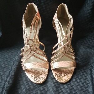 Bandolino strappy pink shimmer heels